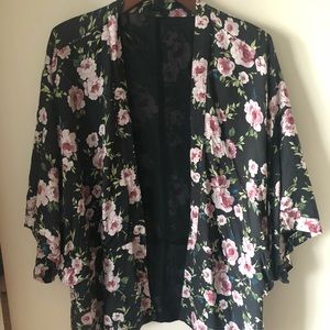 New without tags floral shawl